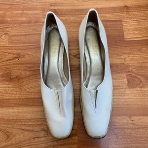 4/$15 California Magdesians shoes